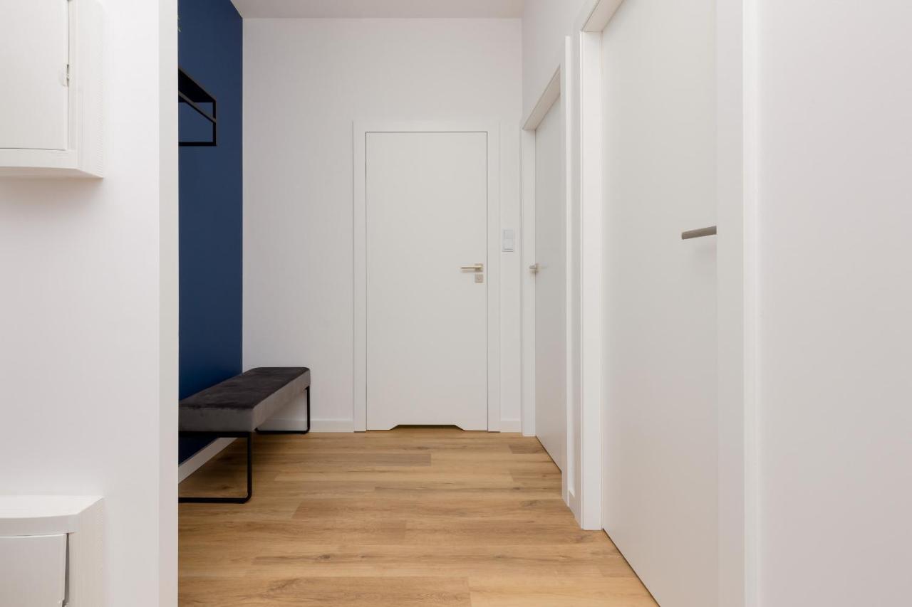 Apartment Avenue Solidarnosci On Wola By Noclegi Renters Warsaw Exterior photo